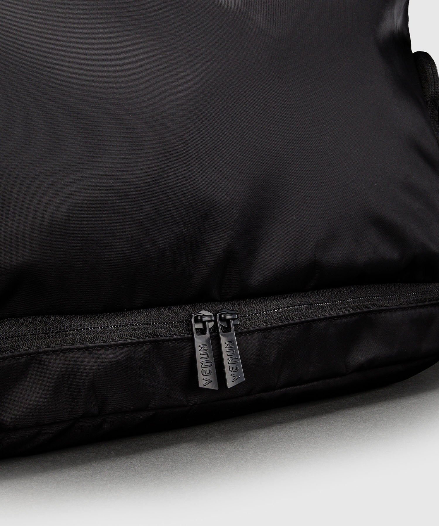 Venum Sporttas Essential - Zwart (VENUM-06392)