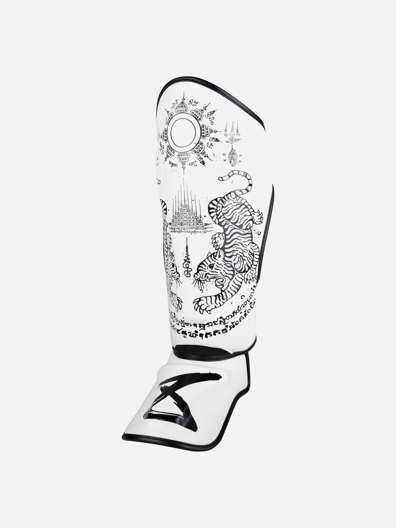 8 WEAPONS Shin guards Sak Yant Tigers – White/Black