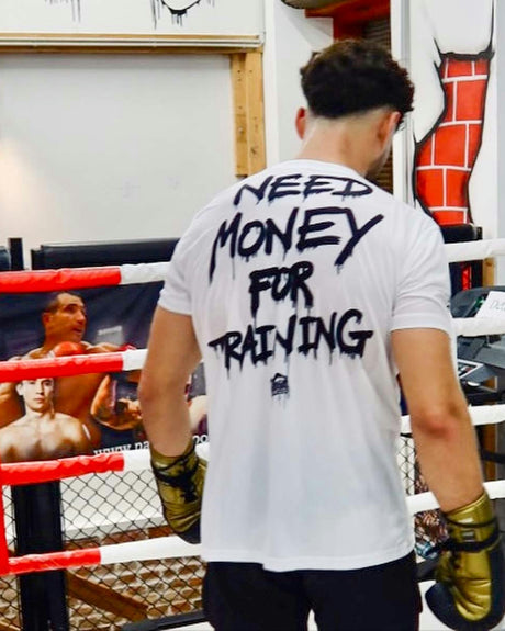 T-shirt da allenamento Phantom Athletics EVO Need Money For Training – Bianco