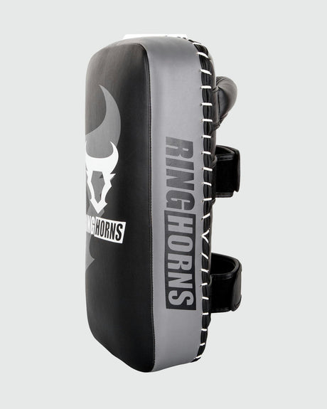 Pady Ringhorns Charger by Venum – Czarne