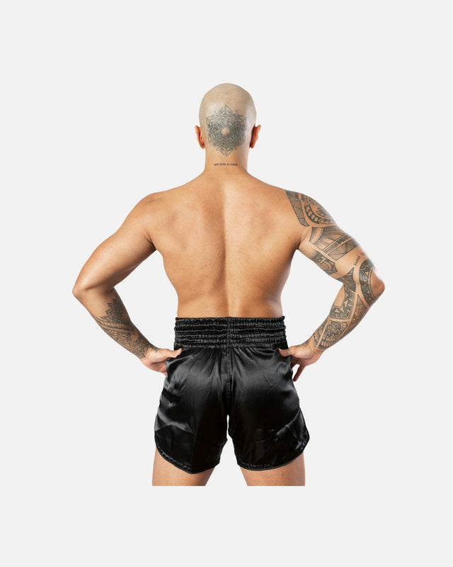 Shorts de Muay Thai 8 WEAPONS Strike – Noir/Or