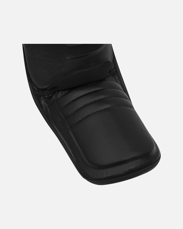 Ochraniacze na piszczele Adidas Speed Thai Shin-n-Step – Czarne/Białe