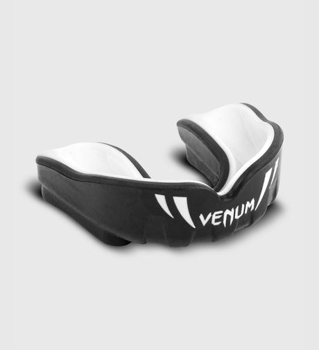 Venum Mouthguard Challenger Kids – Black/White – Mouthguards