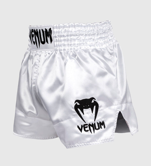 Spodenki do kickboxingu Venum Classic – Białe/Czarne
